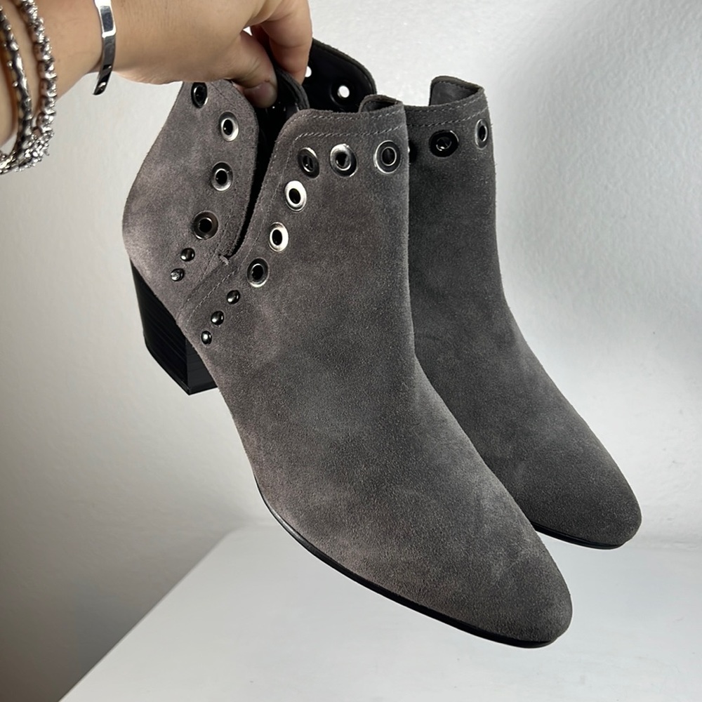 Sam Edelman Rubin Women's Gray Eyelet Leather Ankle Bootie Cuban Heels Size 8 - Picture 8 of 16
